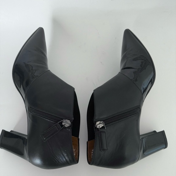 EUC Aquatalia Black Leather Ankle Booties Pointed Toe Italy - Picture 6 of 14